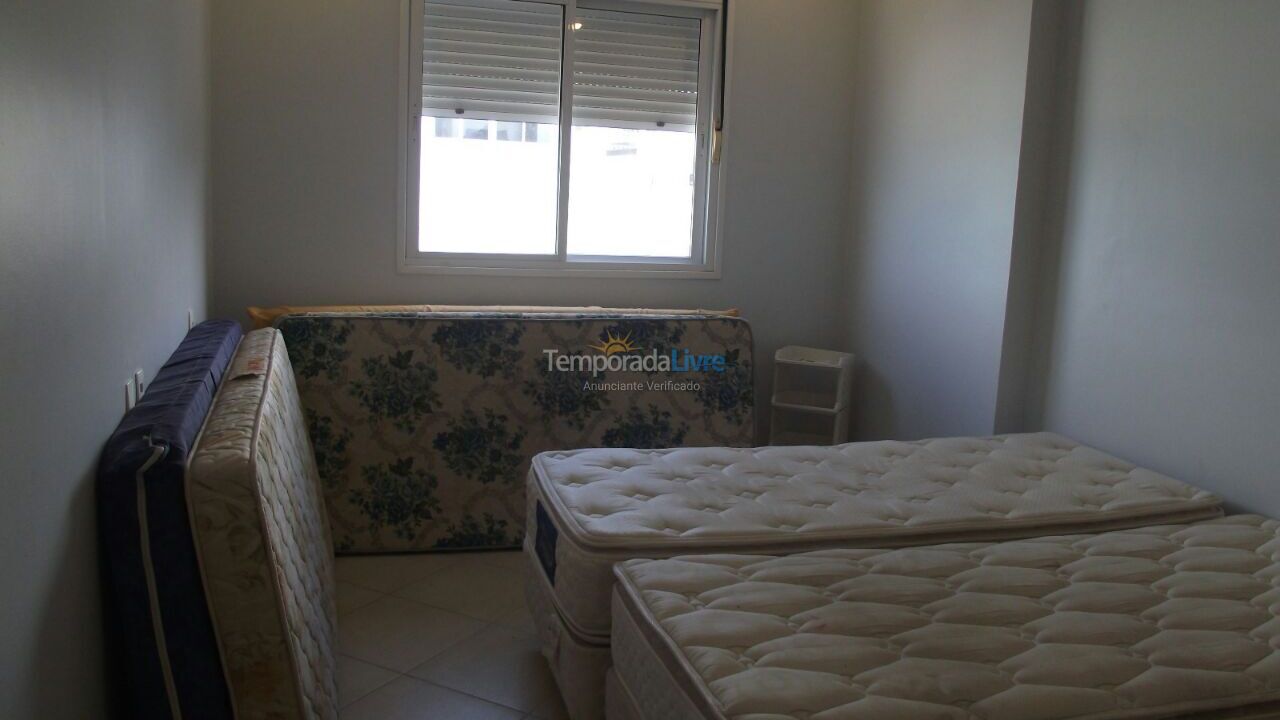 Apartamento para aluguel de temporada em Guarujá (Pitangueiras)