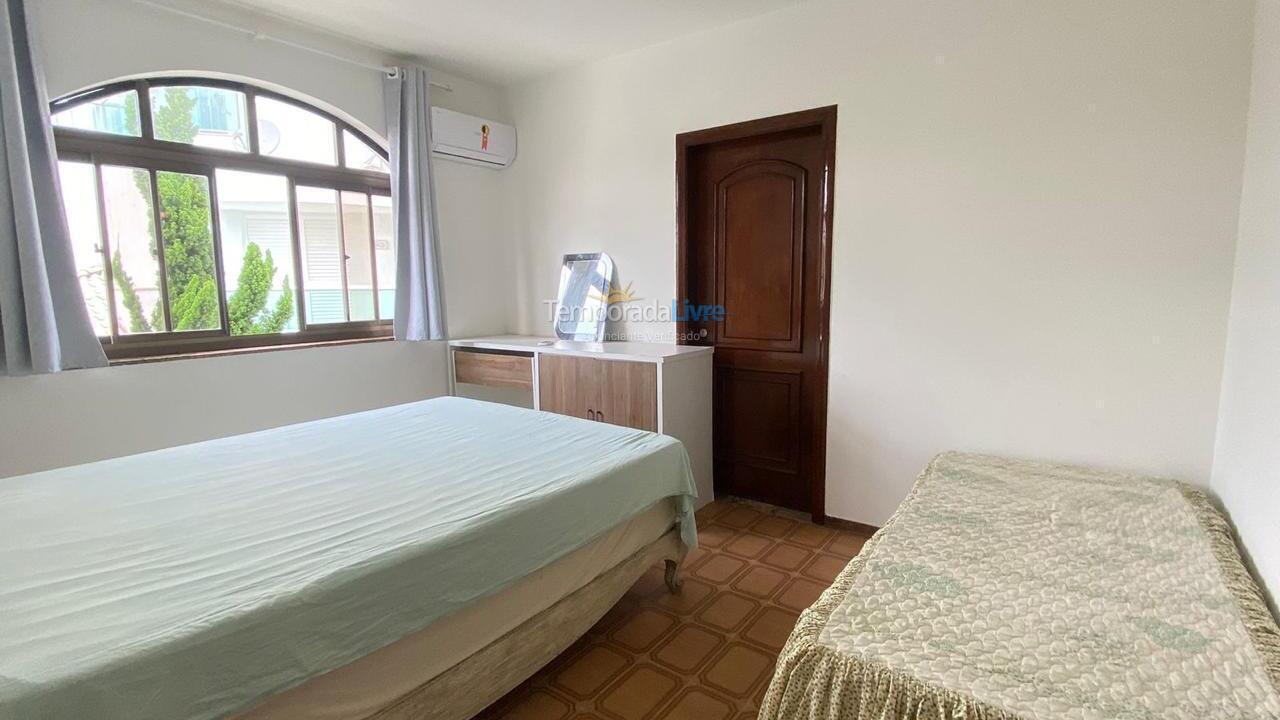 Casa para alquiler de vacaciones em Guarujá (Enseada)