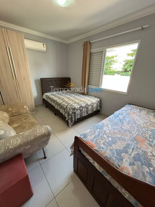 Apartamento para aluguel de temporada em Guarujá (Enseada)