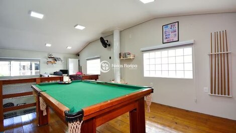 Casa com 6 Quartos e Piscina - Ribeirão da Ilha