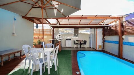 Casa com 6 Quartos e Piscina - Ribeirão da Ilha