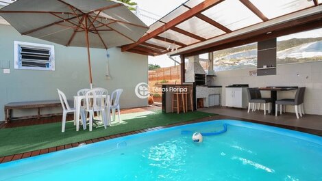 Casa com 6 Quartos e Piscina - Ribeirão da Ilha