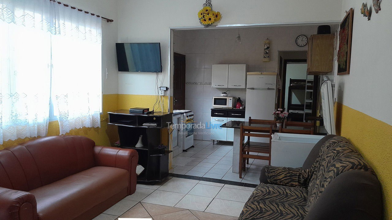 Casa para aluguel de temporada em Praia Grande (Ocian)
