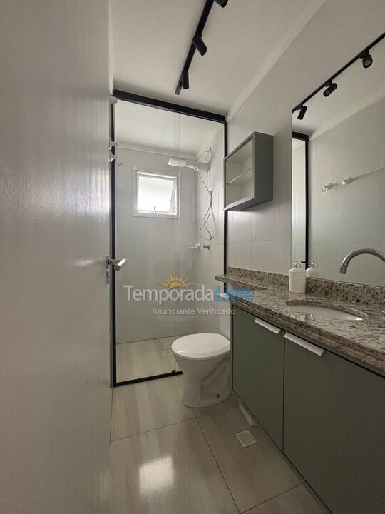 Apartamento para aluguel de temporada em Praia Grande (Praia do Caiçara)