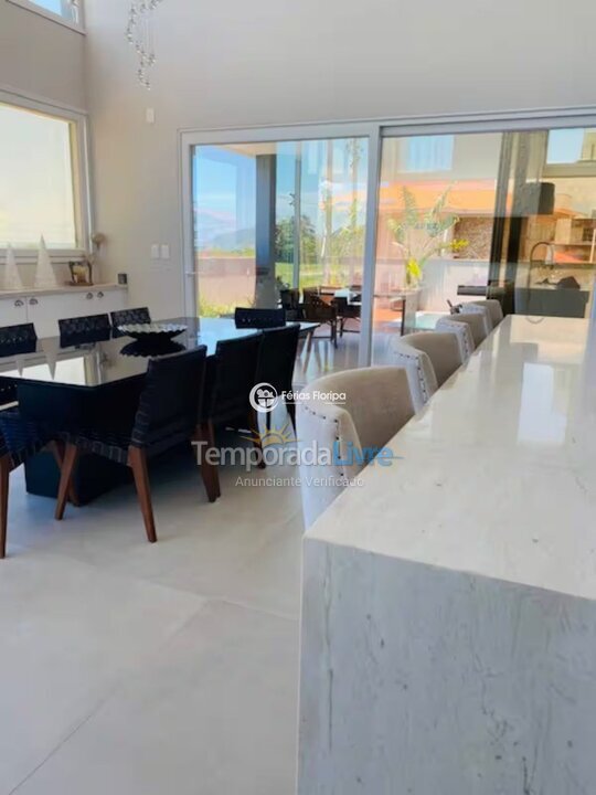Casa para aluguel de temporada em Florianópolis (Morro das Pedras)
