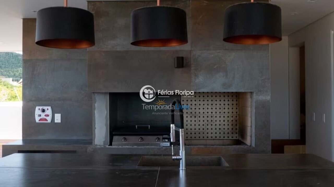 Casa para aluguel de temporada em Florianópolis (Morro das Pedras)