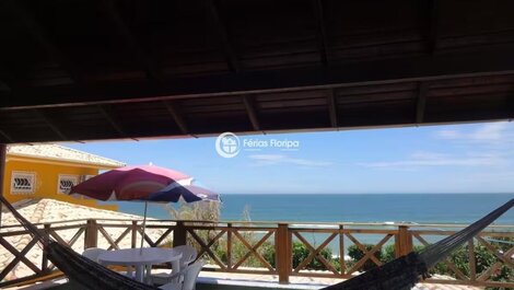 4 bedroom house facing the sea with views of Campeche Island