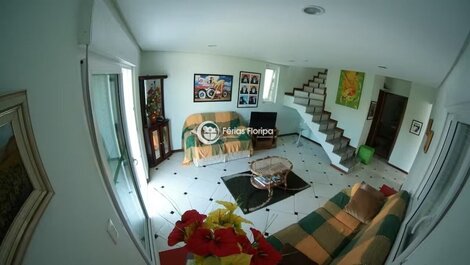 4 bedroom house facing the sea with views of Campeche Island