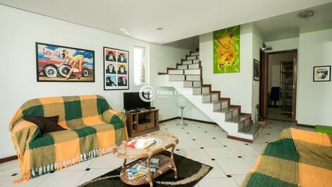 4 bedroom house facing the sea with views of Campeche Island