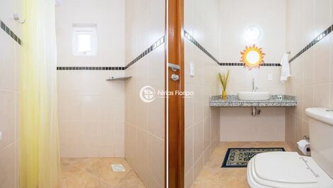 4 bedroom house facing the sea with views of Campeche Island