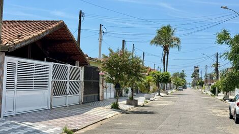 Rua 300 metros da praia 