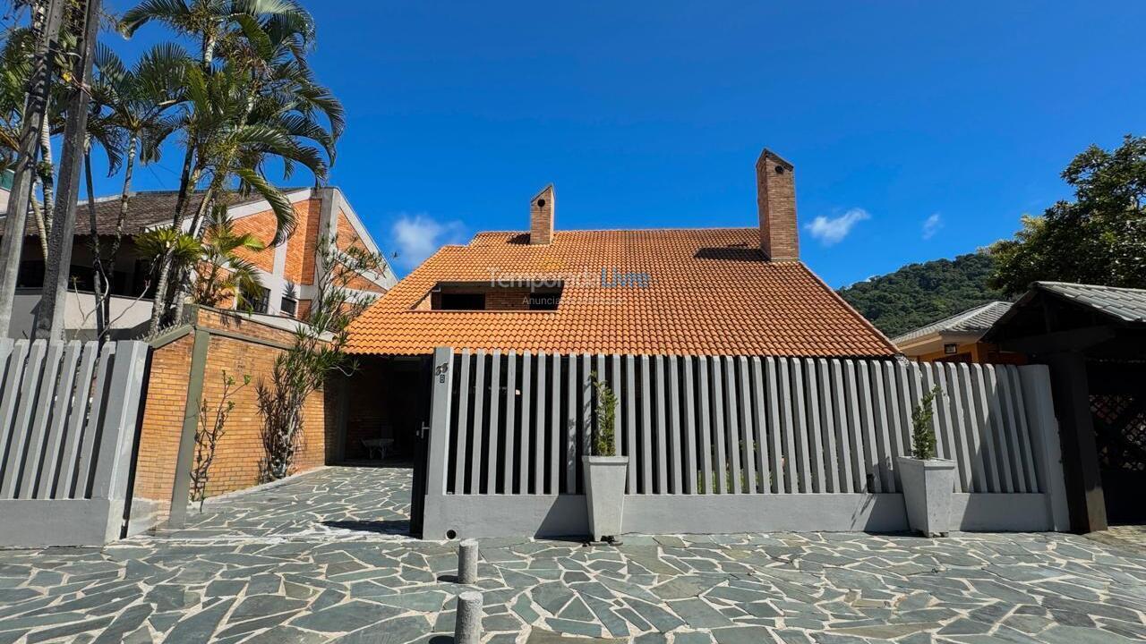 Casa para alquiler de vacaciones em Matinhos (Caiobá)