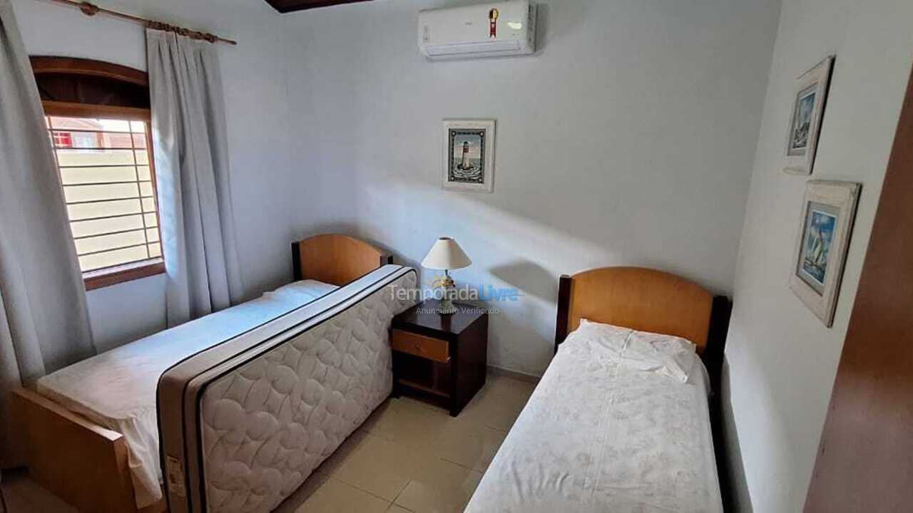 Casa para alquiler de vacaciones em Guarujá (Enseada)