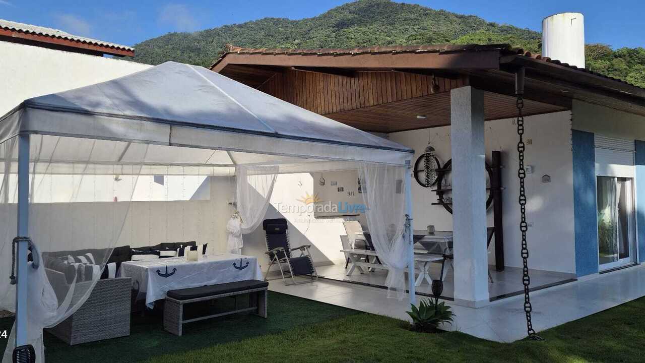 Casa para alquiler de vacaciones em Ubatuba (Lagoinha)