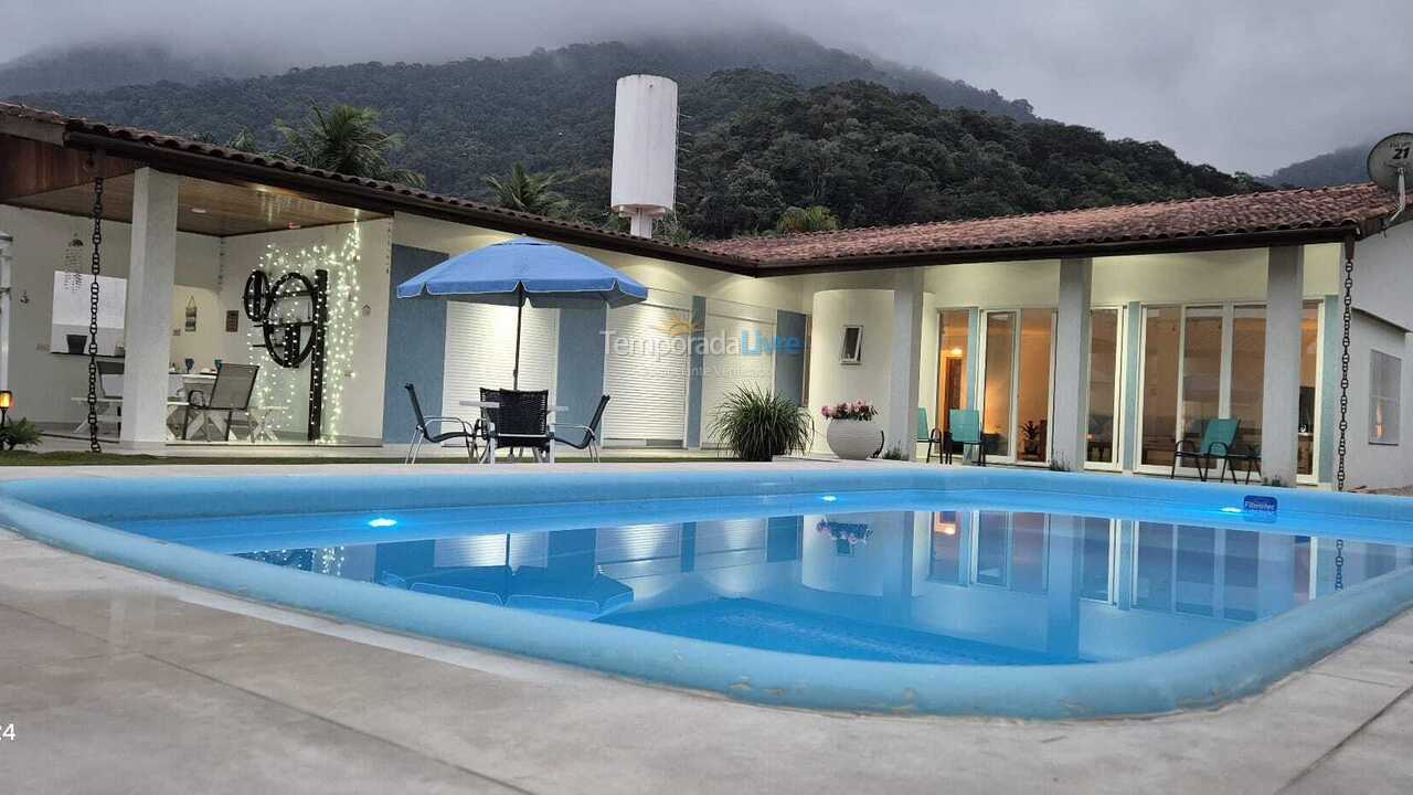 Casa para aluguel de temporada em Ubatuba (Lagoinha)