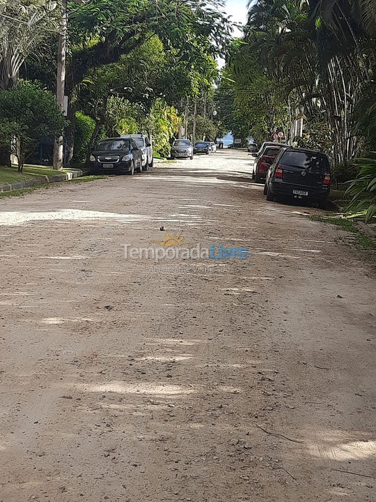 Casa para aluguel de temporada em Ubatuba (Lazaro)