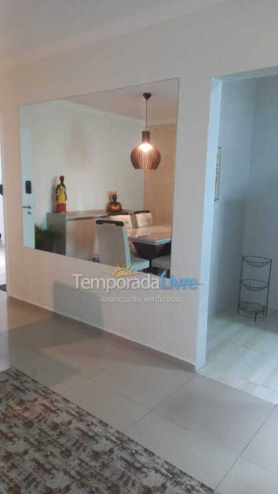 Apartamento para aluguel de temporada em Praia Grande (Praia do Caiçara)