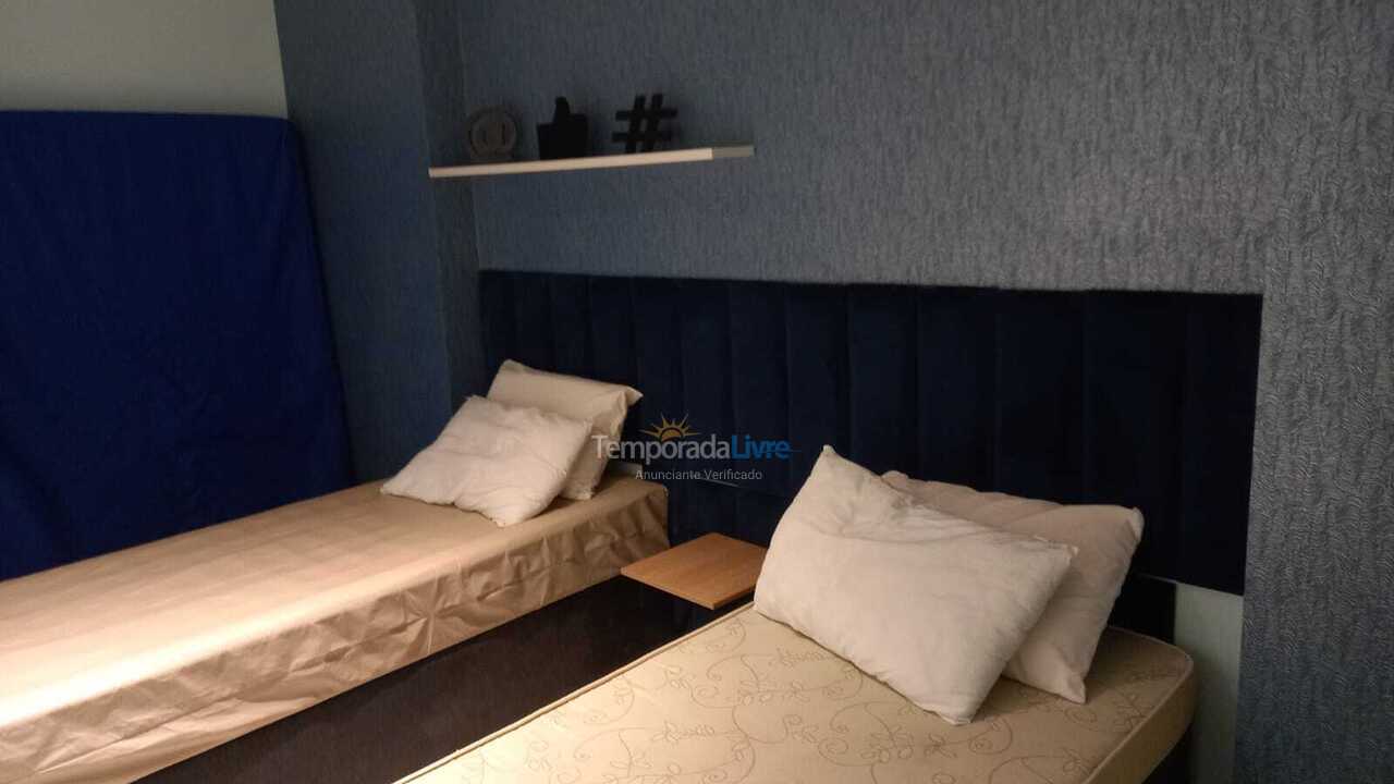 Apartamento para aluguel de temporada em Praia Grande (Praia do Caiçara)