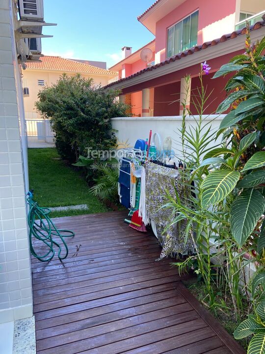 Apartment for vacation rental in Governador Celso Ramos (Praia de Palmas)