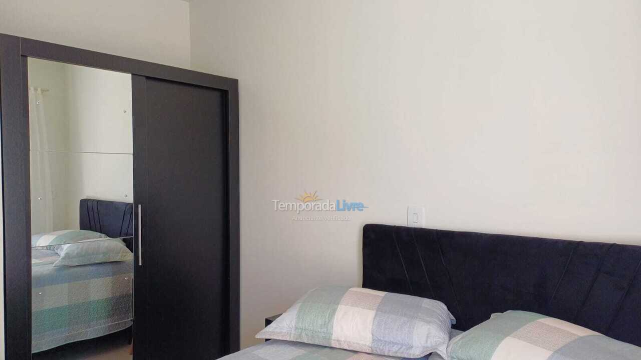 Apartamento para aluguel de temporada em Balneário Piçarras (Balneário Piçarras)