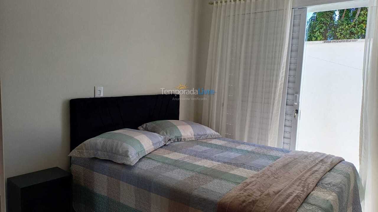 Apartamento para aluguel de temporada em Balneário Piçarras (Balneário Piçarras)