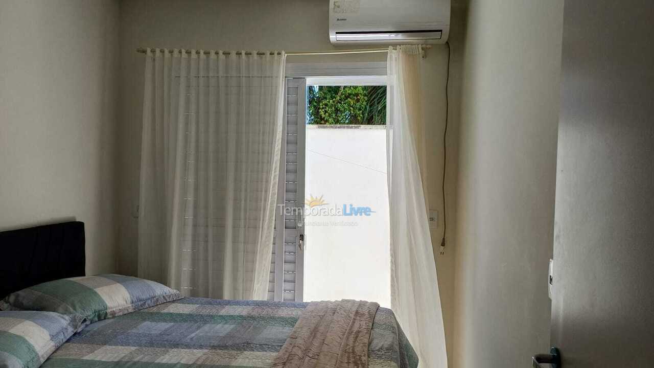 Apartamento para aluguel de temporada em Balneário Piçarras (Balneário Piçarras)