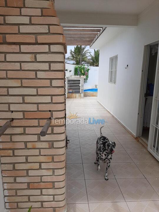 Casa para aluguel de temporada em Itanhaém (Balneario Jequetiba)