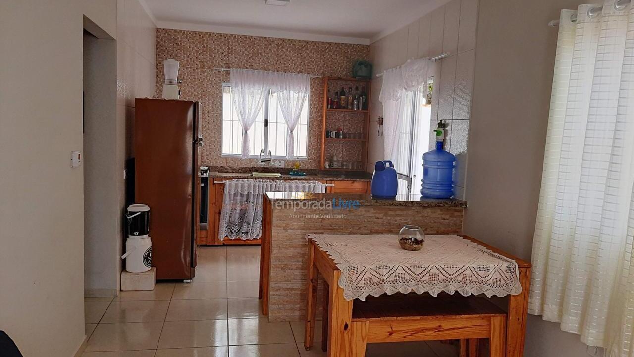 Casa para aluguel de temporada em Itanhaém (Balneario Jequetiba)