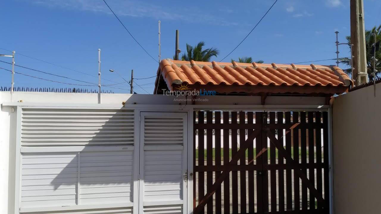 Casa para aluguel de temporada em Itanhaém (Balneario Jequetiba)