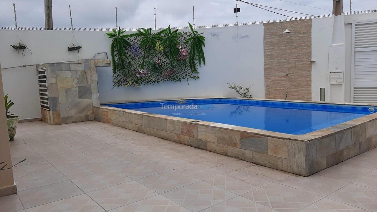 Casa para aluguel de temporada em Itanhaém (Balneario Jequetiba)