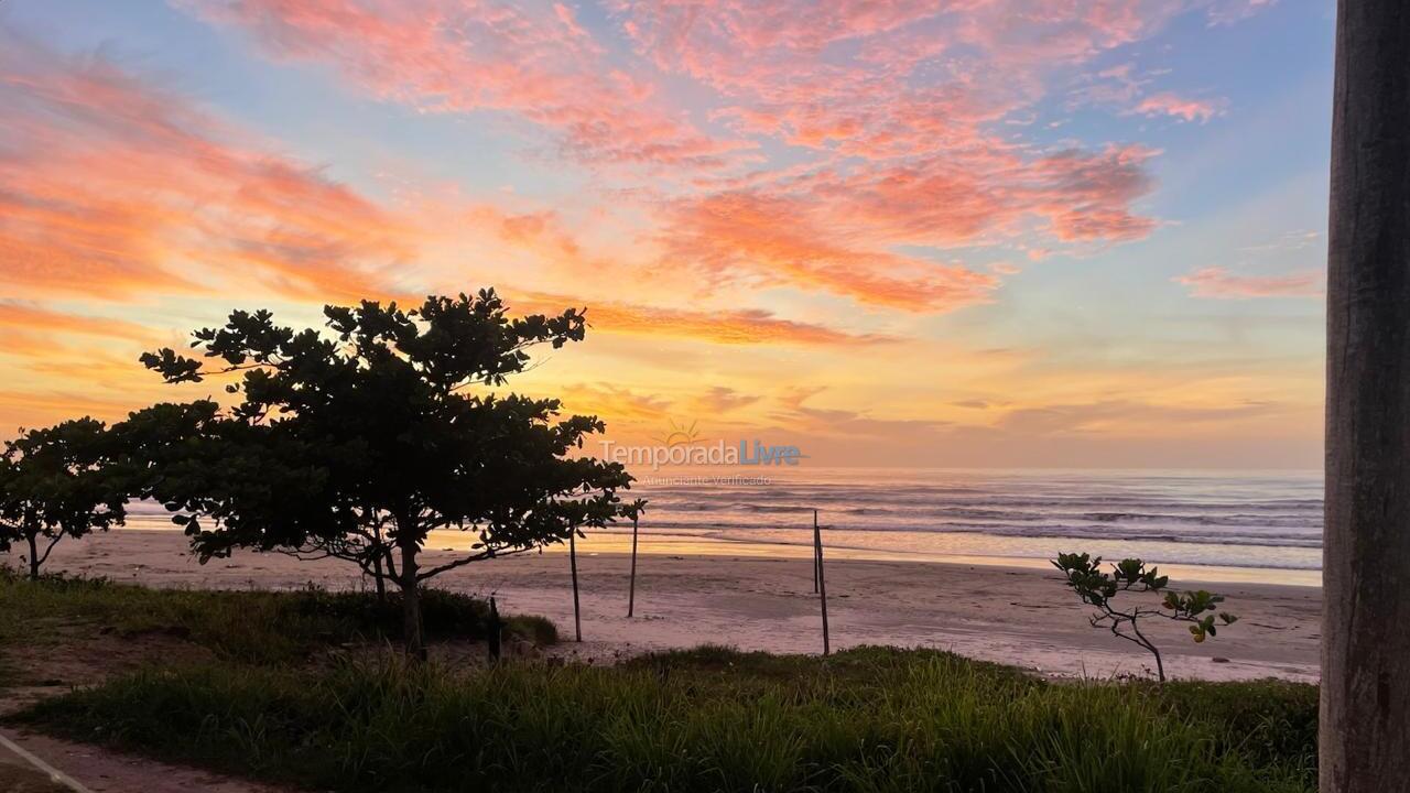 Casa para aluguel de temporada em Itanhaém (Balneario Jequetiba)