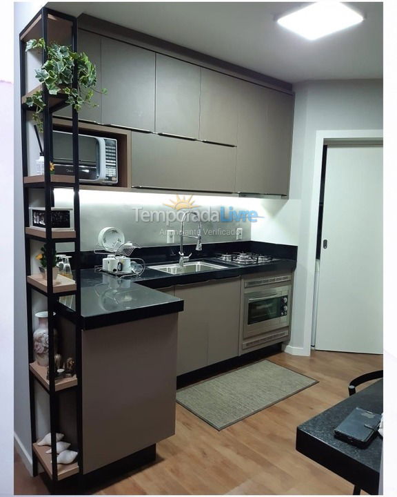 Apartamento para aluguel de temporada em Itapema (Meia Praia)