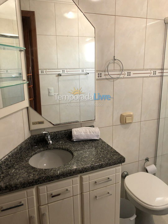 Apartamento para aluguel de temporada em Itapema (Meia Praia)