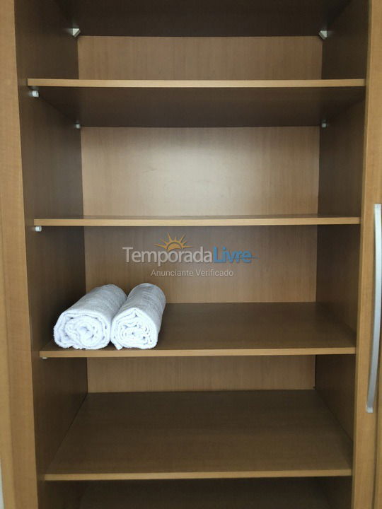 Apartamento para aluguel de temporada em Itapema (Meia Praia)