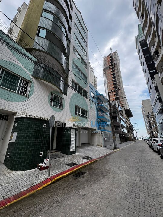 Apartamento para aluguel de temporada em Itapema (Meia Praia)