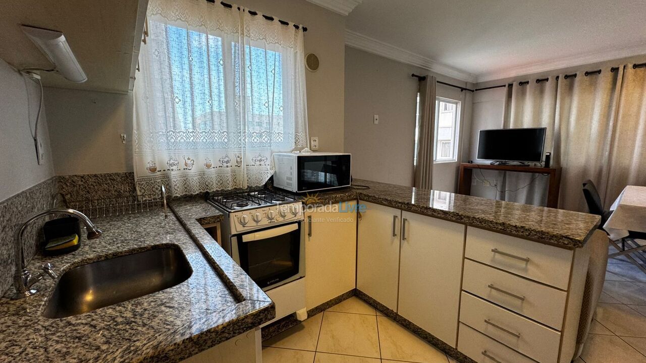 Apartamento para aluguel de temporada em Itapema (Meia Praia)