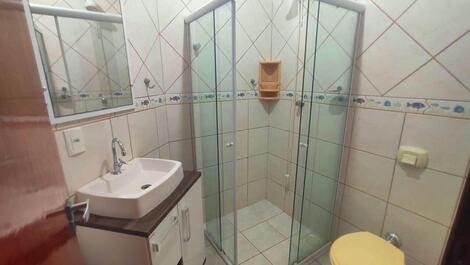 HOUSE WITH 3 BEDROOMS, SUITE, WITH AIR CONDITIONING, FOR 8 PEOPLE IN CORNER G.