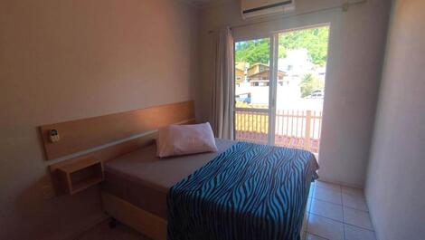 HOUSE WITH 3 BEDROOMS, SUITE, WITH AIR CONDITIONING, FOR 8 PEOPLE IN CORNER G.
