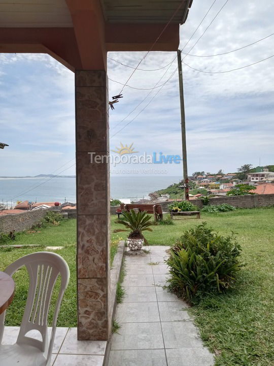 Casa para aluguel de temporada em Laguna (Farol de Santa Marta Prainha)