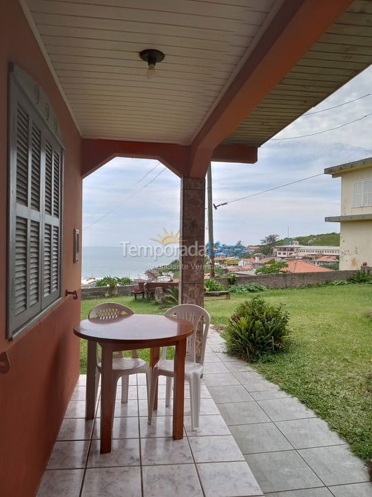 Casa para aluguel de temporada em Laguna (Farol de Santa Marta Prainha)