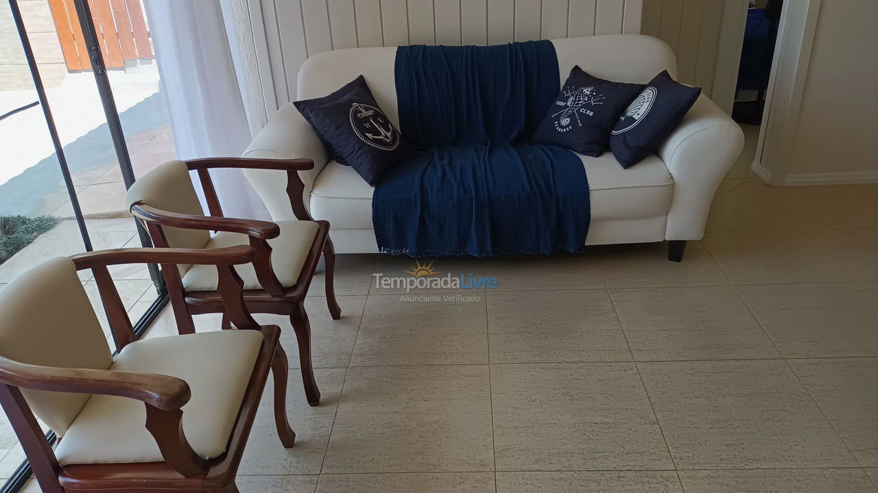 Casa para aluguel de temporada em Governador Celso Ramos (Fazenda da Armação)