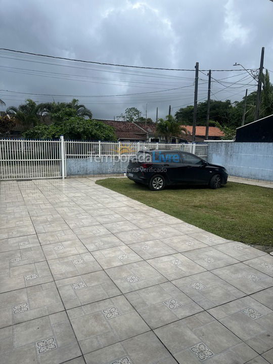 Casa para aluguel de temporada em Matinhos (Balneario Costa Azul)