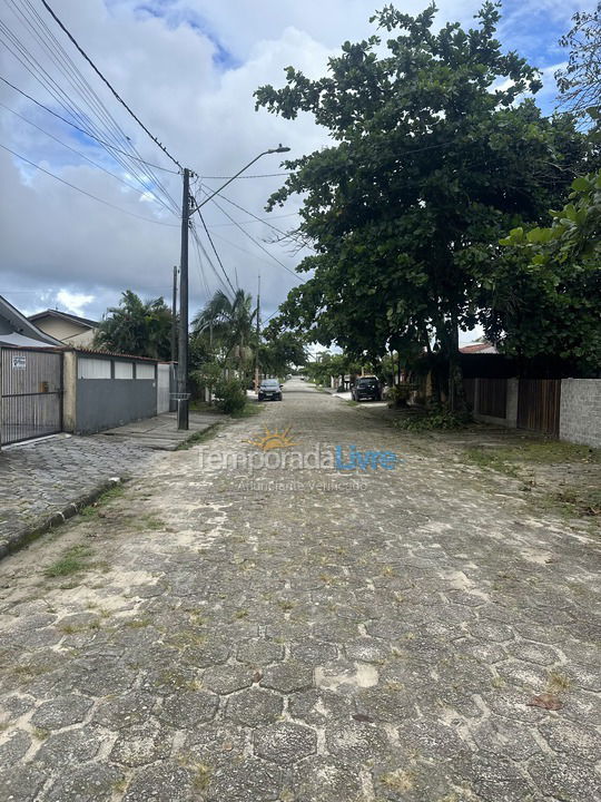 Casa para aluguel de temporada em Matinhos (Balneario Costa Azul)