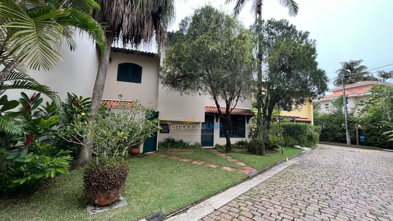 Casa para aluguel de temporada em São Sebastião (Praia da Baleia)