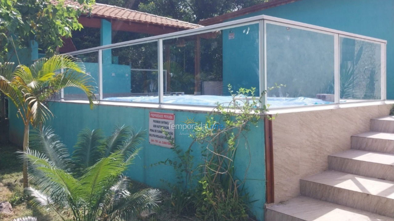 Casa para aluguel de temporada em Caraguatatuba (Praia Massaguaçu)