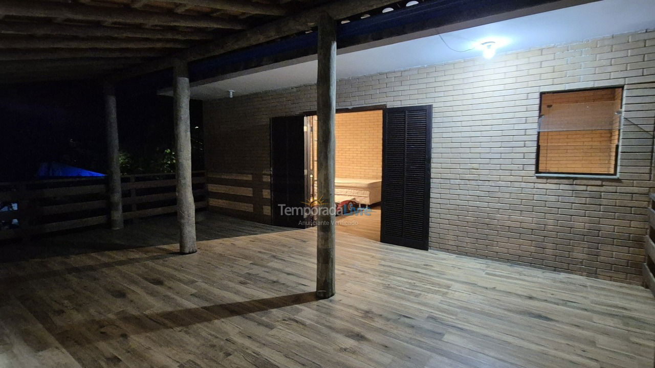 Casa para aluguel de temporada em Ubatuba (Folha Seca)
