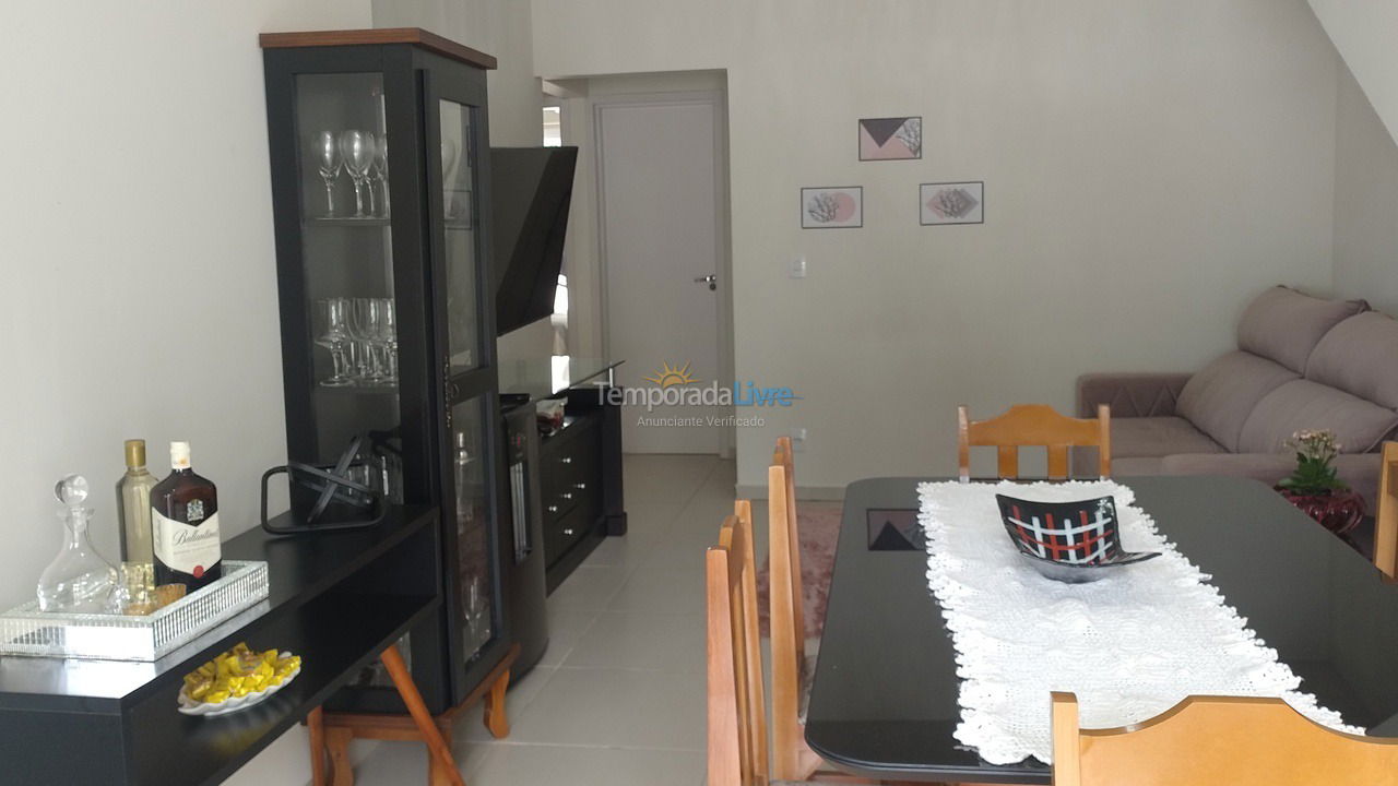 Apartamento para aluguel de temporada em Balneário Piçarras (Balneário Piçarras)