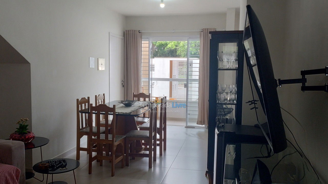 Apartamento para aluguel de temporada em Balneário Piçarras (Balneário Piçarras)