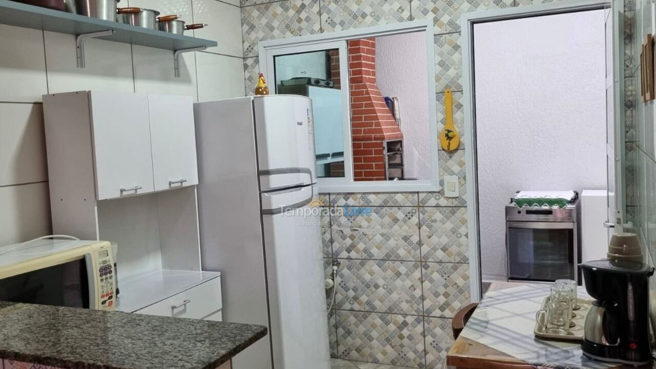 Apartamento para aluguel de temporada em Ubatuba (Maranduba)