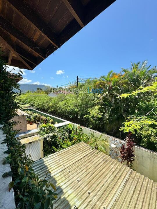 Casa para alquiler de vacaciones em São Sebastião (Praia da Baleia)